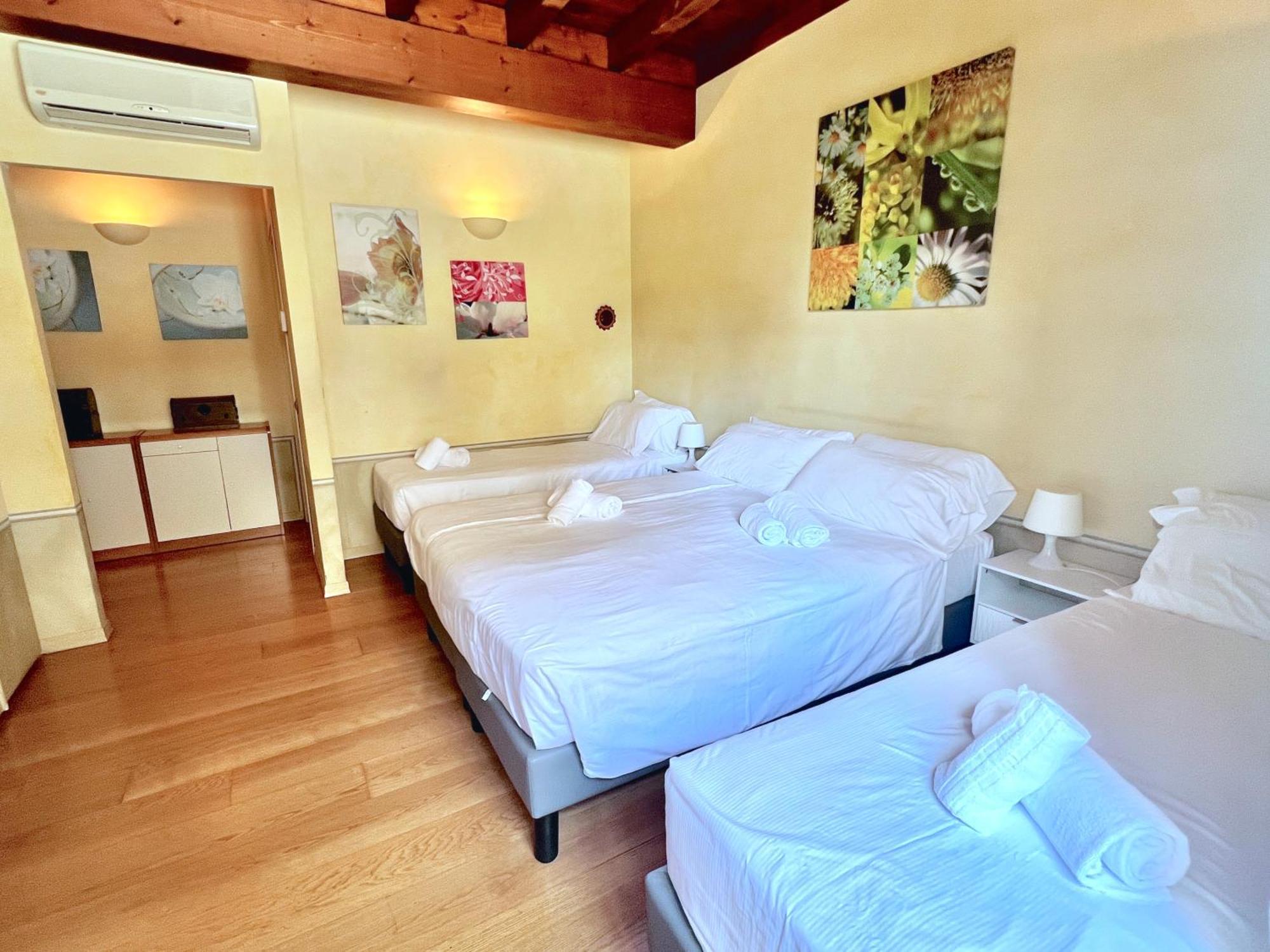 Moniga del Garda Residence Corte Ferrari -Ciao Vacanze- חדר תמונה